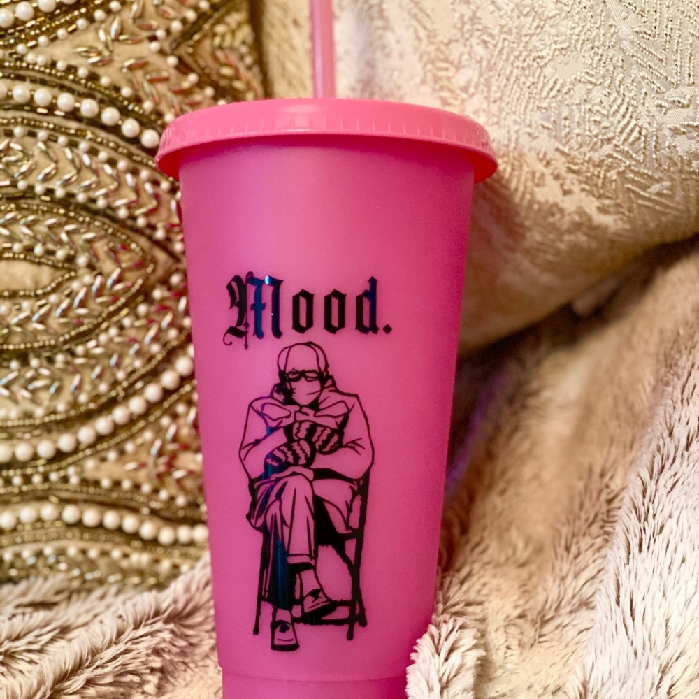 Bernie mittens Color changing tumbler